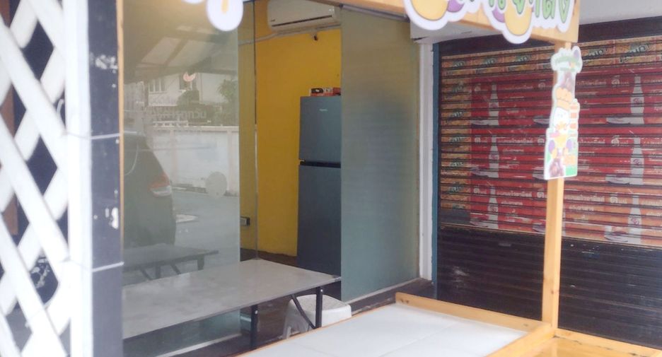 For rent retail Space in Dusit, Bangkok