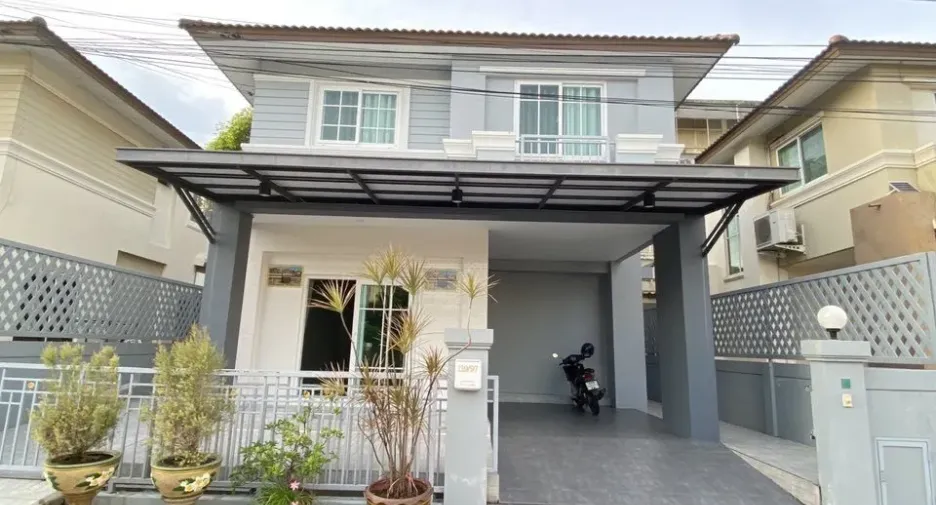 For sale 3 ベッドルーム house in Saphan Sung, Bangkok