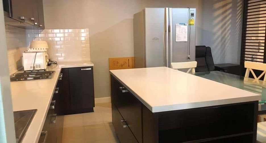 For rent and for sale 2 bedrooms condo in Yan Nawa, Bangkok
