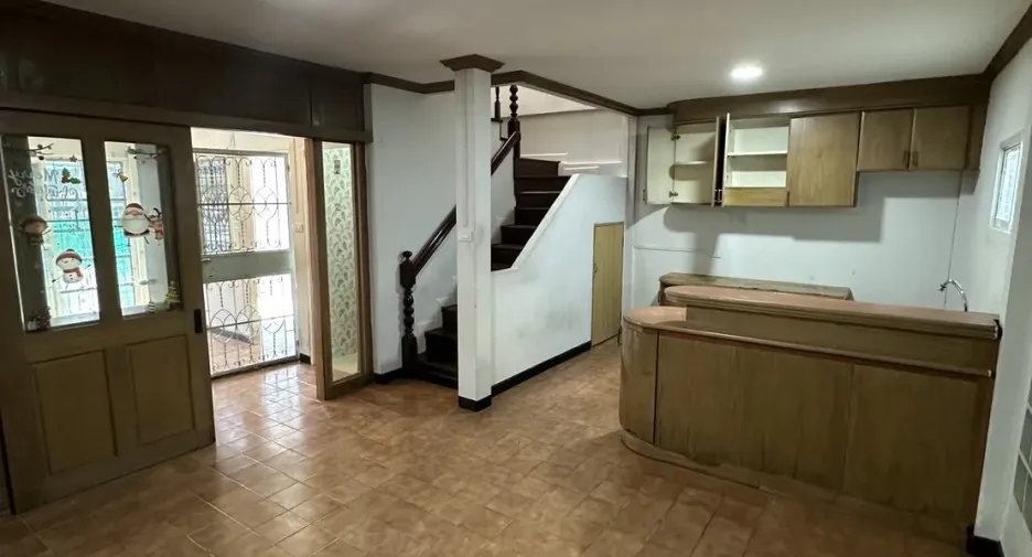 Reihenhaus zur Miete mit 3 Zimmer in Khan Na Yao, Bangkok