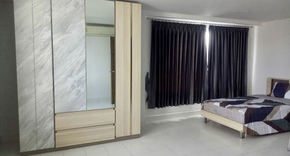 À vendre et à louer 3 chambres condo à Khlong Toei, Bangkok