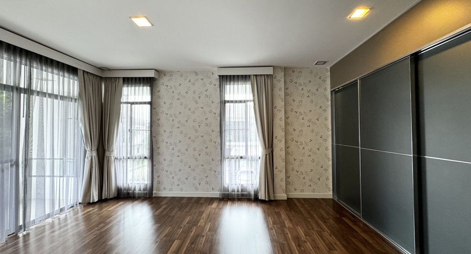 À vendre 4 chambres maison à Sai Mai, Bangkok