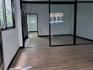 For sale and for rent 4 bedrooms townhouse in Yan Nawa, Bangkok