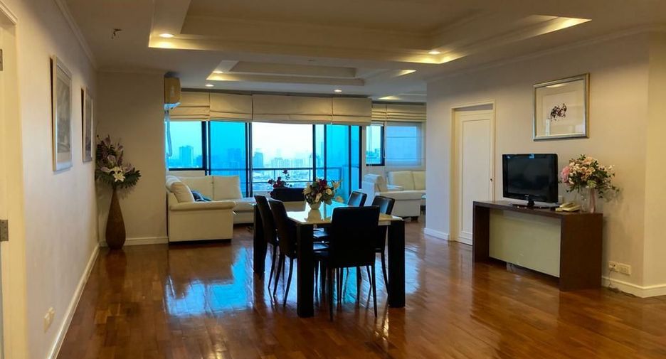 For sale 3 bedrooms condo in Sathon, Bangkok