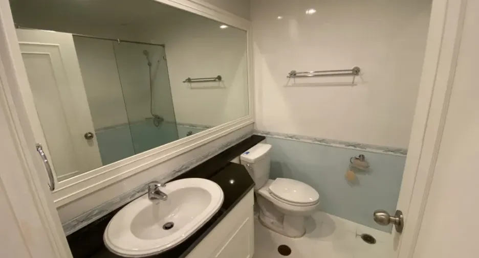 For sale 3 bedrooms condo in Sathon, Bangkok