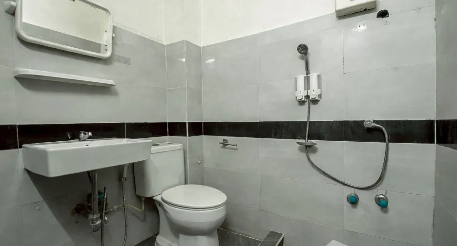 For sale 4 bedrooms townhouse in Yan Nawa, Bangkok