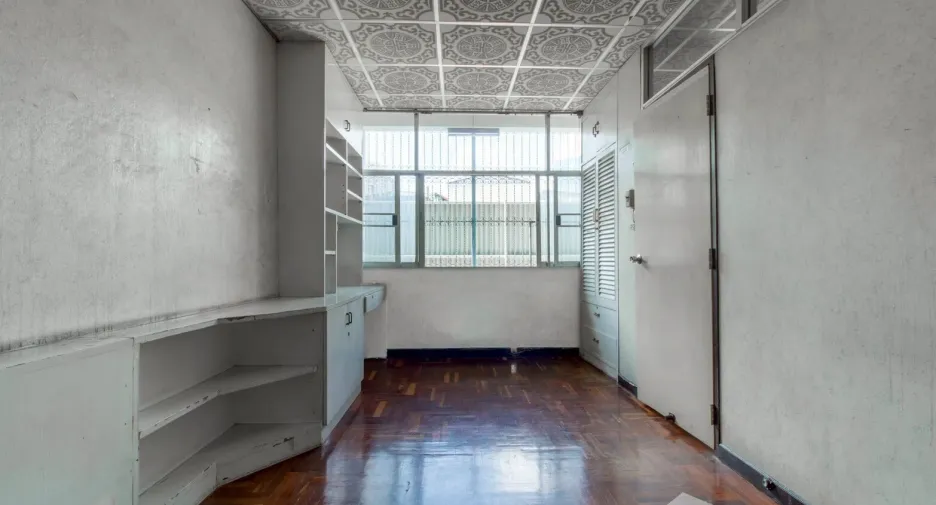 For sale 4 bedrooms townhouse in Yan Nawa, Bangkok