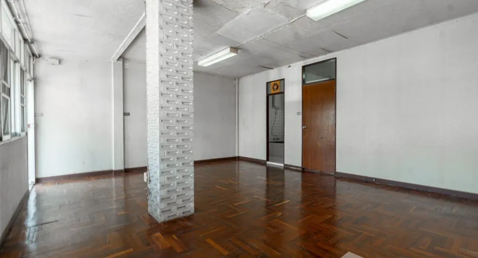 For sale 4 bedrooms townhouse in Yan Nawa, Bangkok