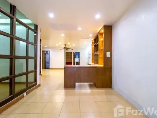 For sale 4 bedrooms townhouse in Yan Nawa, Bangkok