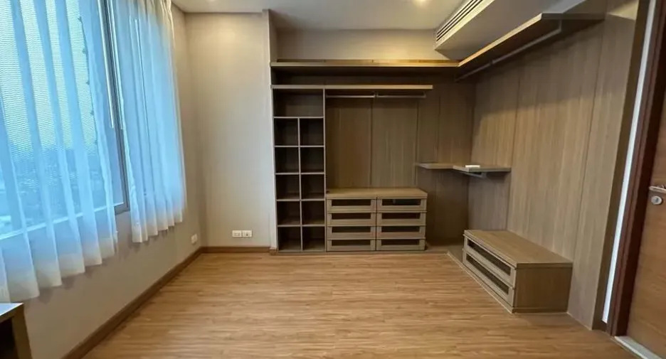 Wohnung zum Kauf und zur Miete mit 3 Zimmer in Khlong Toei, Bangkok