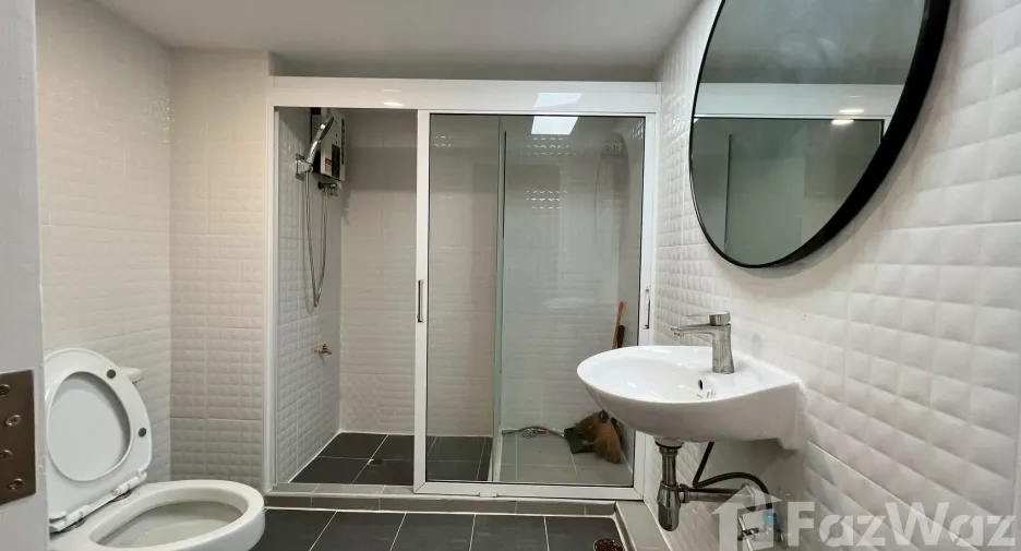For sale studio condo in Bang Kapi, Bangkok