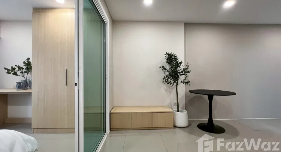 For sale studio condo in Bang Kapi, Bangkok