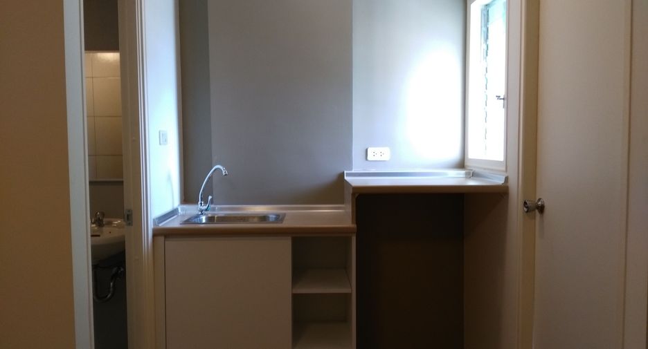 Wohnung zur Miete mit Studio in Lat Krabang, Bangkok