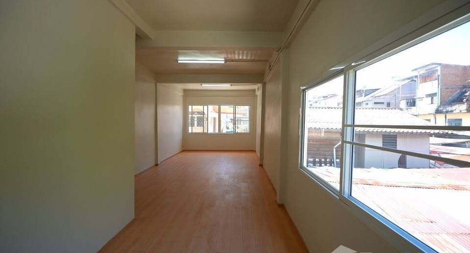 For sale 4 ベッドルーム house in Khlong San, Bangkok