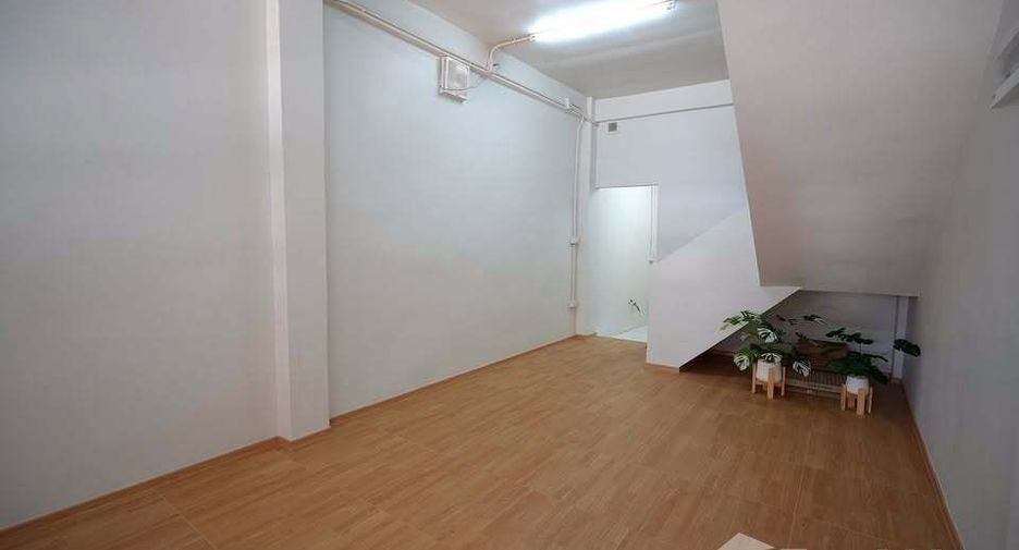 For sale 4 ベッドルーム house in Khlong San, Bangkok