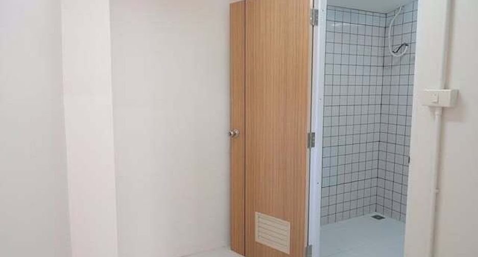 For sale 4 ベッドルーム house in Khlong San, Bangkok
