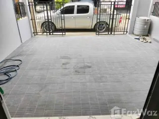 For sale 4 bedrooms townhouse in Lat Krabang, Bangkok
