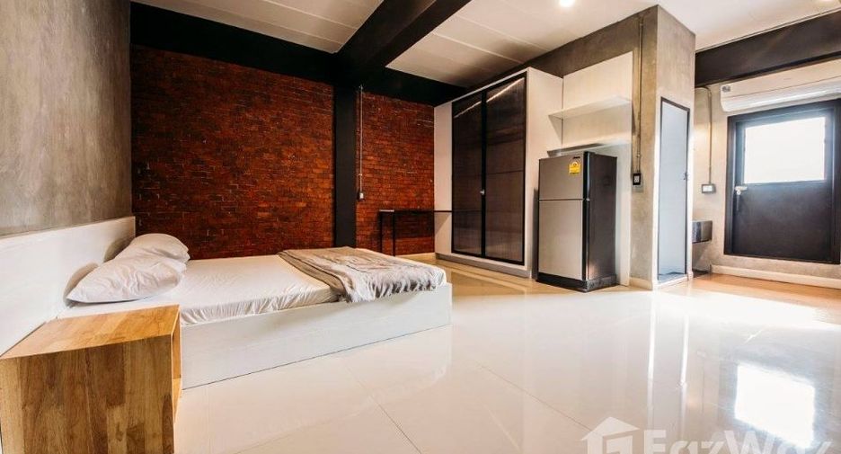 For sale 64 bedrooms apartment in Huai Khwang, Bangkok