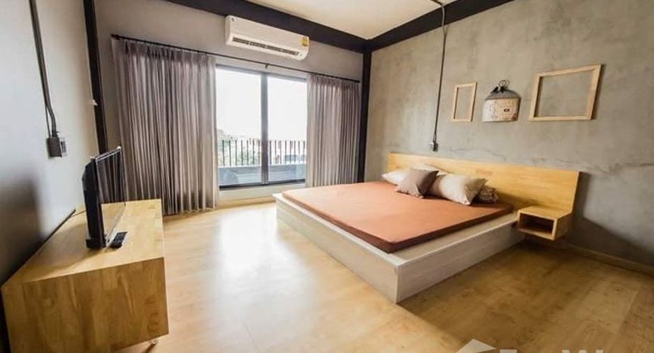 For sale 64 bedrooms apartment in Huai Khwang, Bangkok