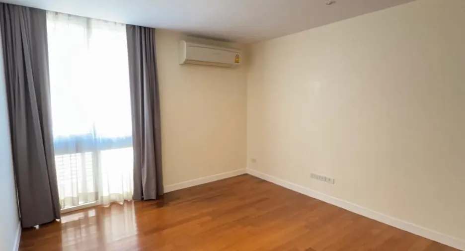 For sale and for rent 3 bedrooms condo in Watthana, Bangkok