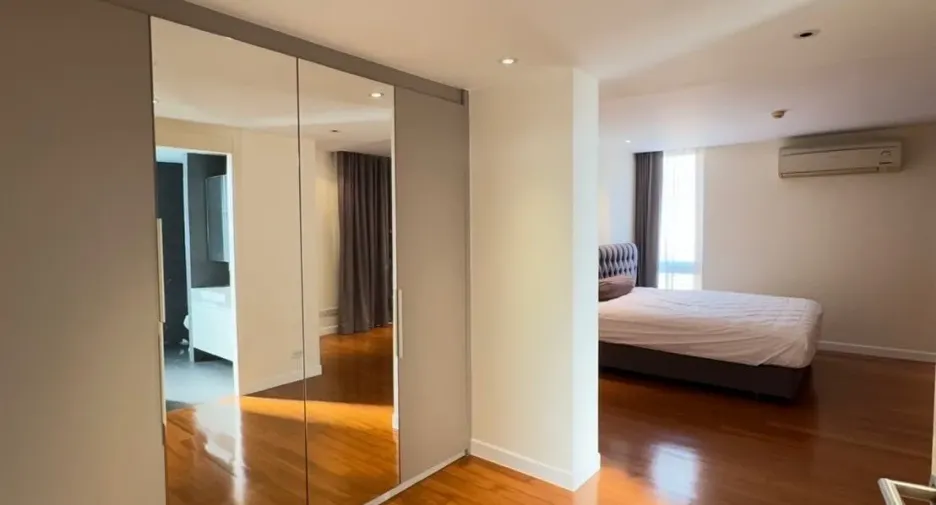 For sale and for rent 3 bedrooms condo in Watthana, Bangkok