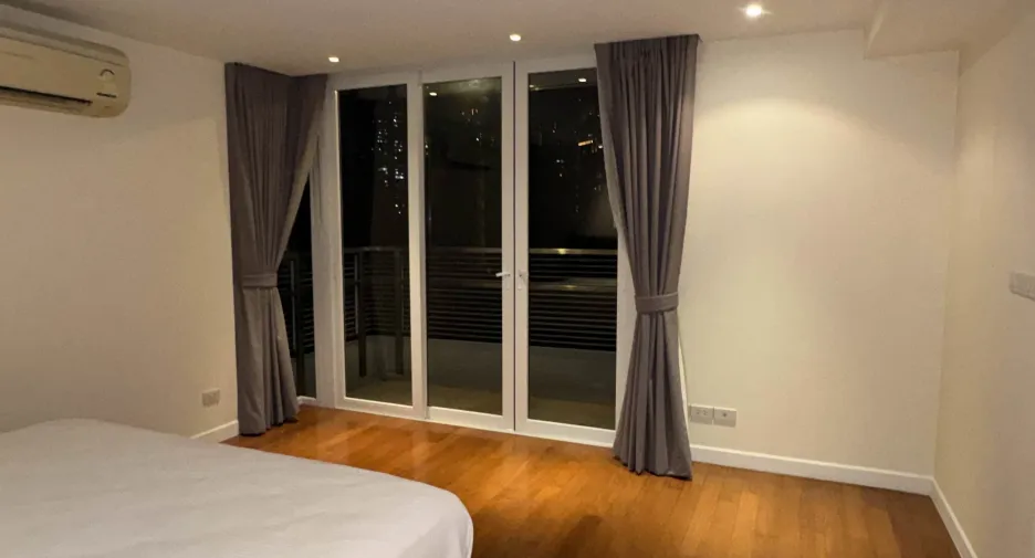 For sale and for rent 3 bedrooms condo in Watthana, Bangkok