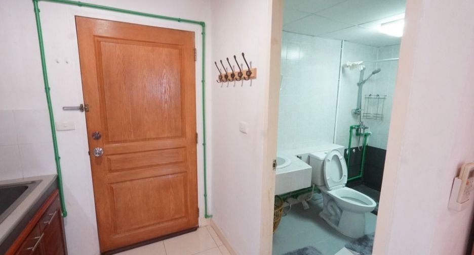 For sale and for rent studio condo in Khlong Toei, Bangkok