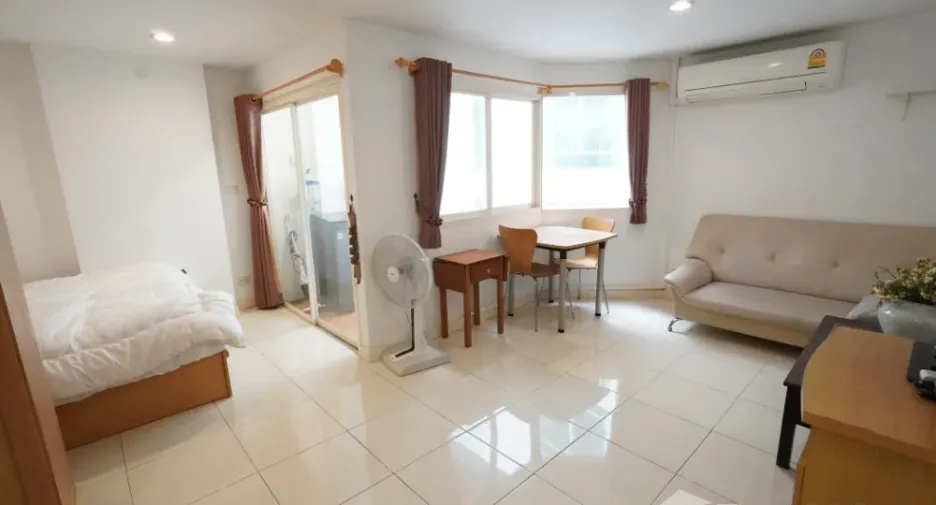 For sale and for rent studio condo in Khlong Toei, Bangkok