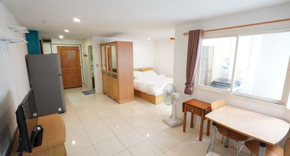 For sale and for rent studio condo in Khlong Toei, Bangkok