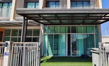 For sale 3 bedrooms townhouse in Bang Khen, Bangkok