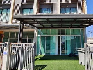 For sale 3 bedrooms townhouse in Bang Khen, Bangkok