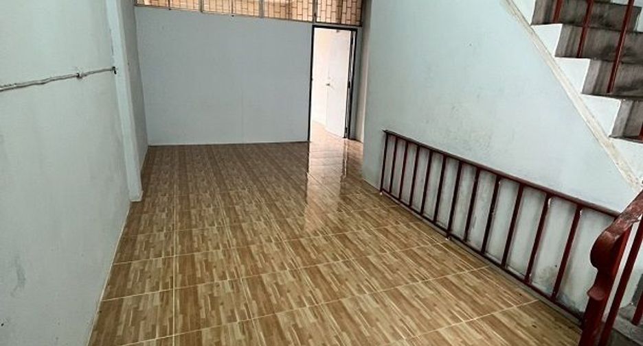 For sale 3 bedrooms retail Space in Yan Nawa, Bangkok