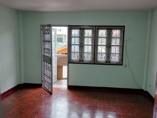 出租 3 卧室 联排别墅 在 Khlong Sam Wa, 曼谷
