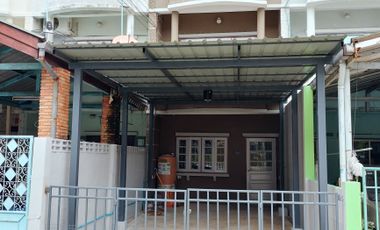 For rent 3 bedrooms townhouse in Khlong Sam Wa, Bangkok