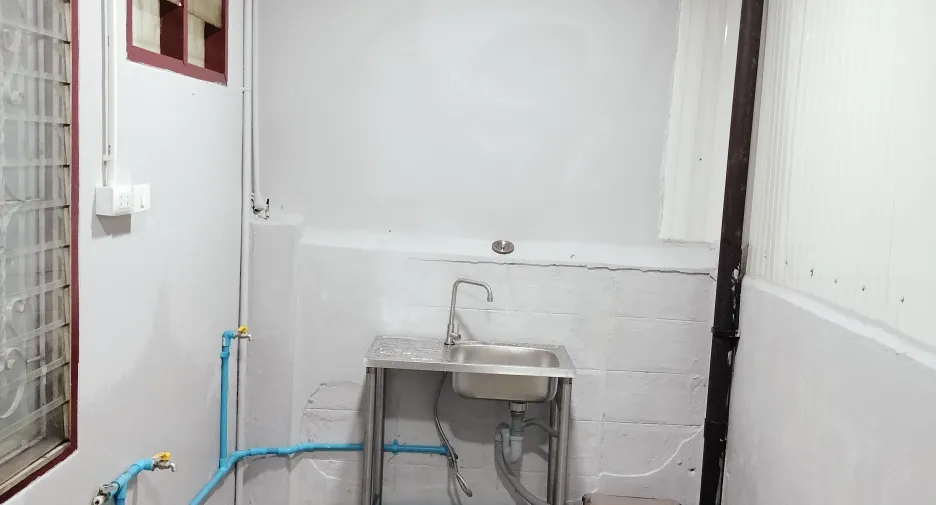 For rent 3 bedrooms townhouse in Khlong Sam Wa, Bangkok