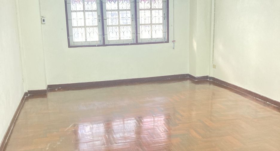 For rent 2 bedrooms townhouse in Bueng Kum, Bangkok