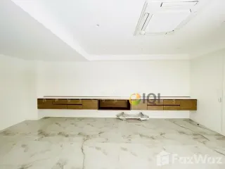 For sale 5 ベッドルーム townhouse in Watthana, Bangkok