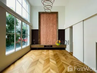 For sale 5 ベッドルーム townhouse in Watthana, Bangkok
