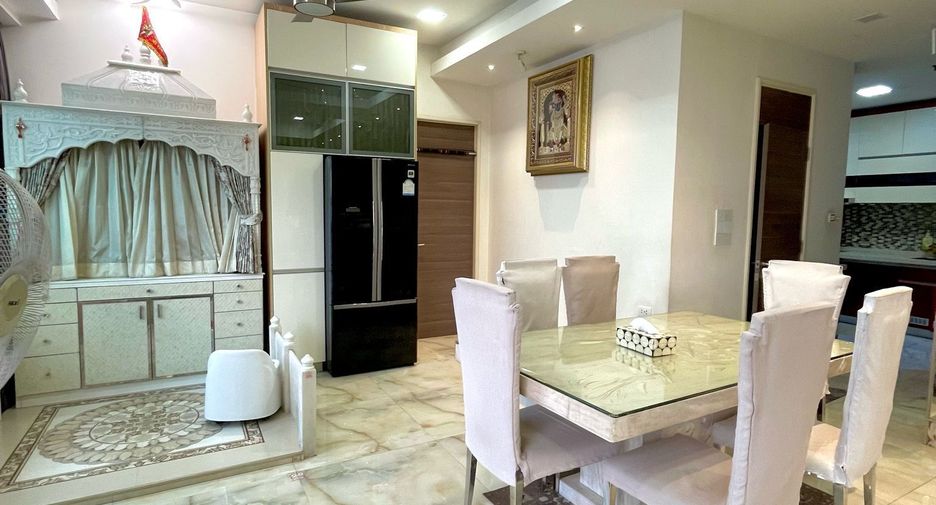 Condo en venta de 3 habitaciones en Yan Nawa, Bangkok