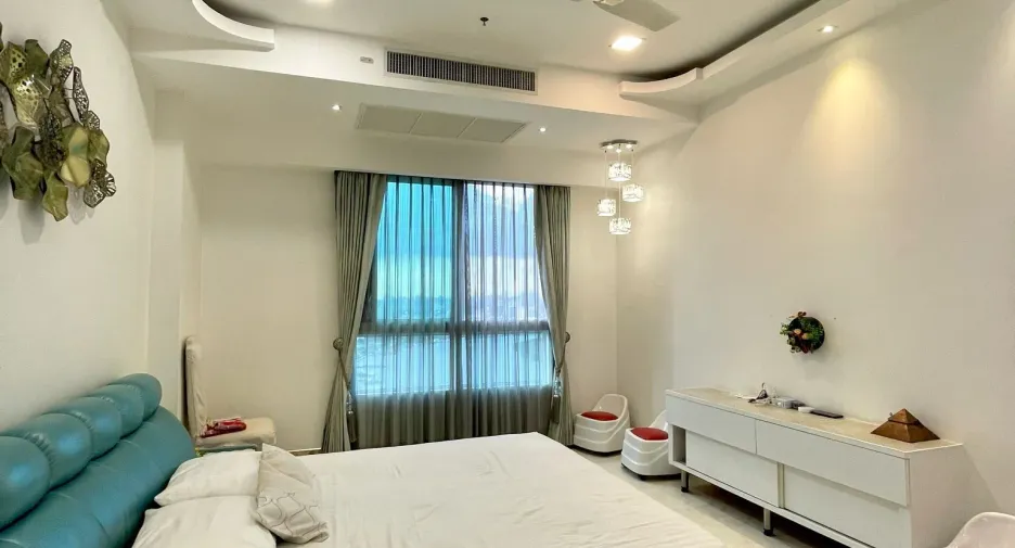 Condo en venta de 3 habitaciones en Yan Nawa, Bangkok