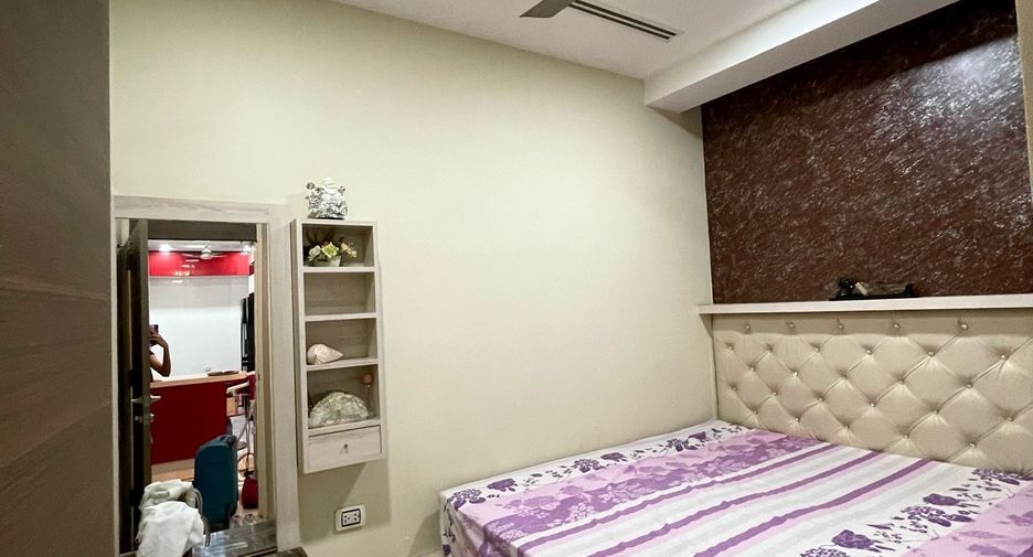 Condo en venta de 3 habitaciones en Yan Nawa, Bangkok