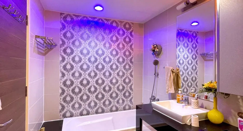 Condo en venta de 3 habitaciones en Yan Nawa, Bangkok