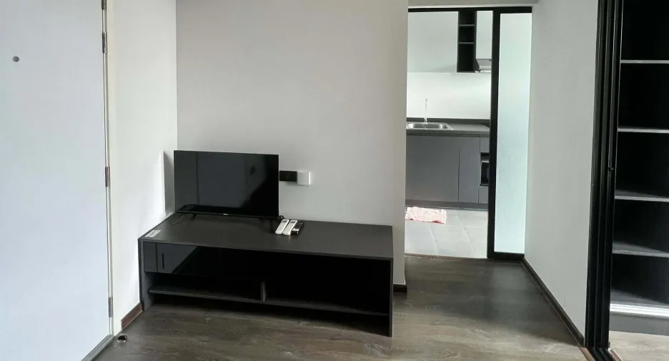 For rent 1 bed condo in Wang Thonglang, Bangkok