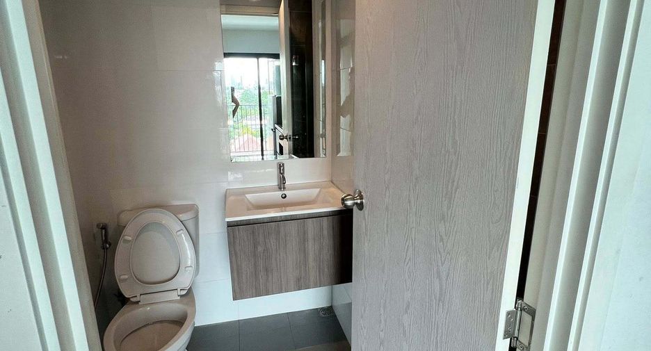 For rent 1 bed condo in Wang Thonglang, Bangkok