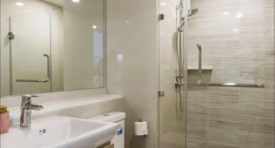 For rent 2 bedrooms condo in Khlong Toei, Bangkok