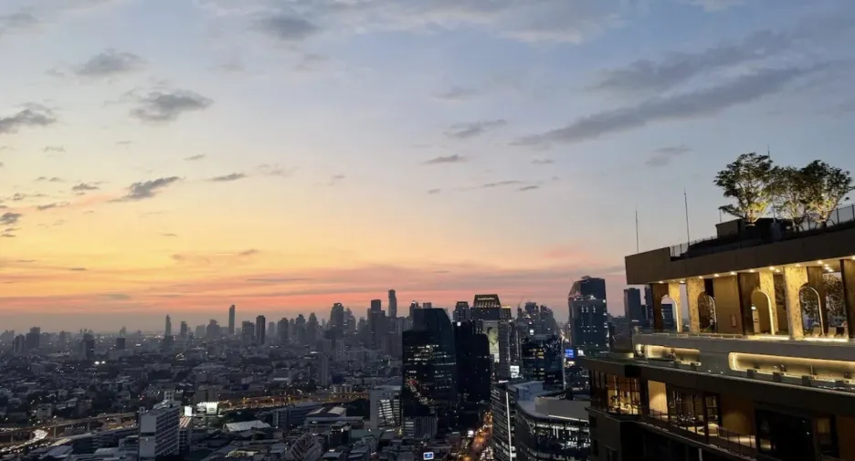 For rent 2 bedrooms condo in Khlong Toei, Bangkok
