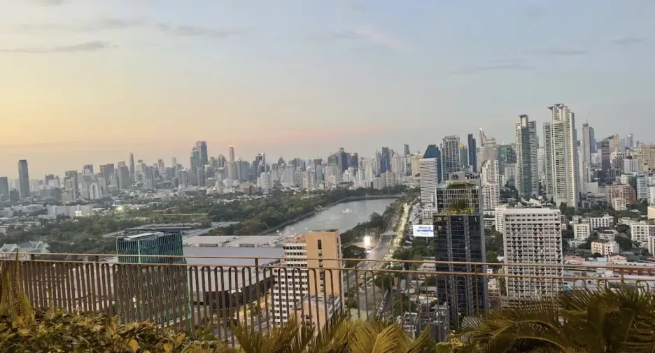 For rent 2 bedrooms condo in Khlong Toei, Bangkok