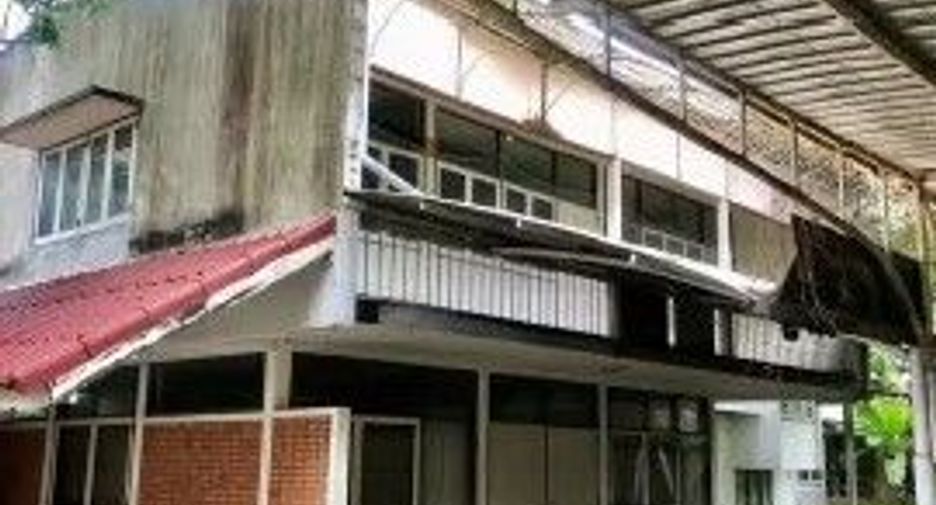 For sale 5 bedrooms house in Watthana, Bangkok