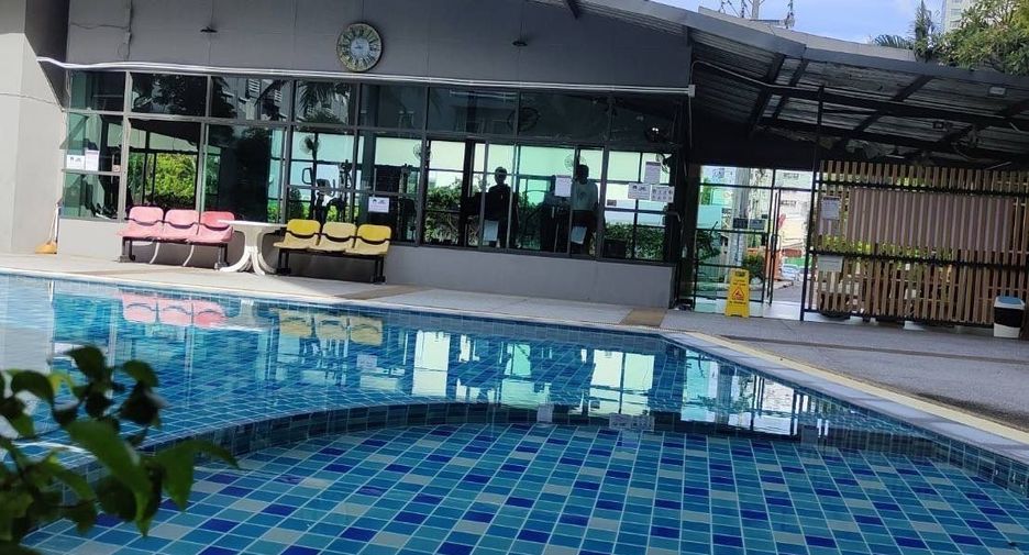 For sale 1 bed condo in Huai Khwang, Bangkok