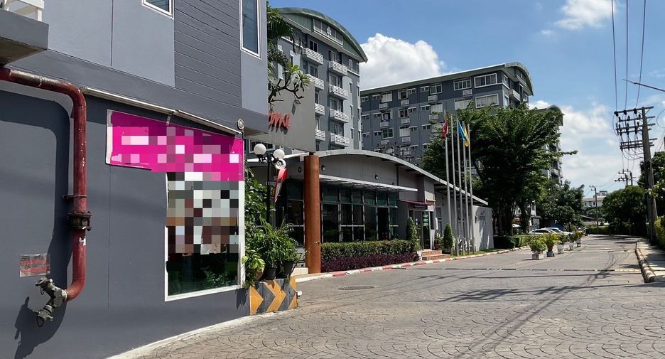 For sale 1 bed condo in Huai Khwang, Bangkok